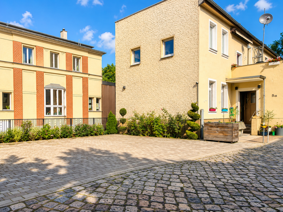 Viel Platz in Berlin-Weißensee – Ein-/Zweifamilienhaus mit großem Grundstück, Garagen
