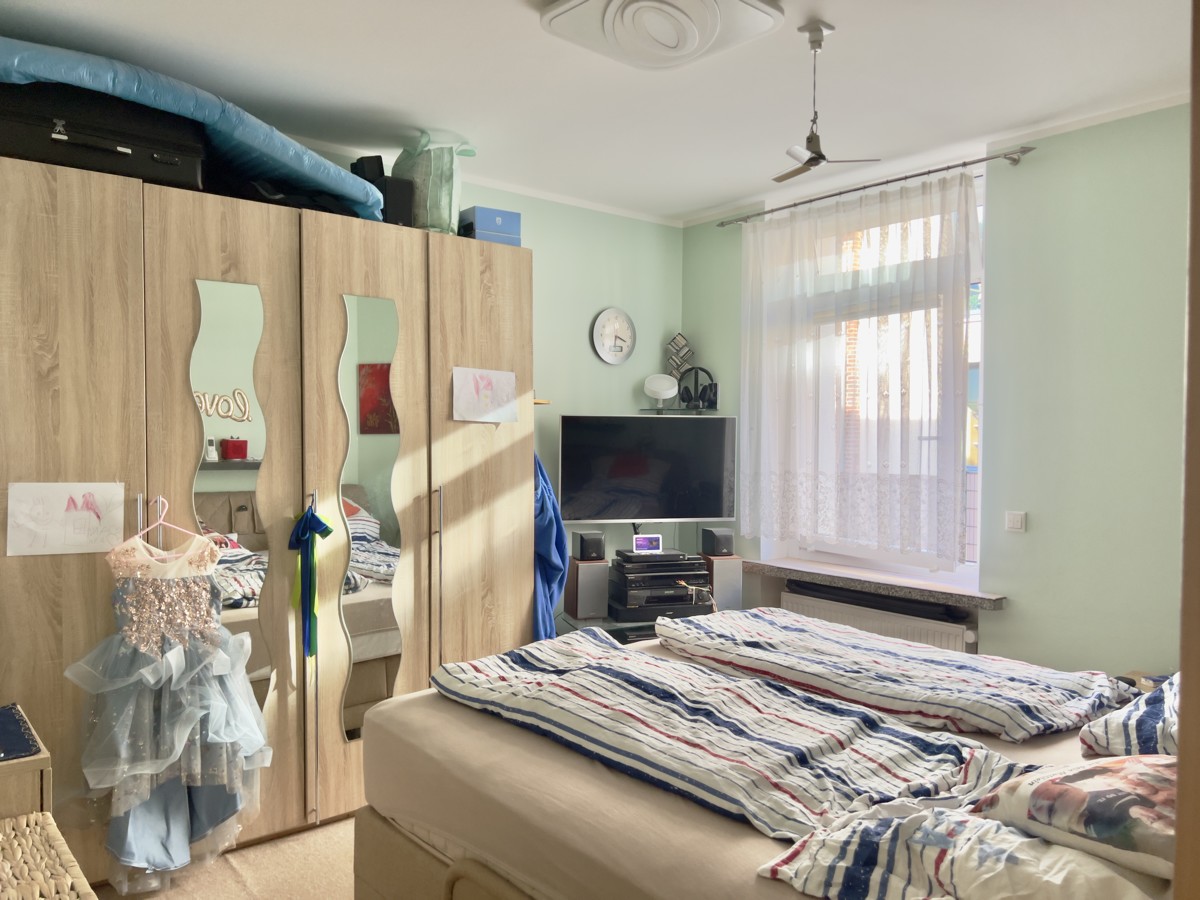 Viel Platz in Berlin-Weißensee – Ein-/Zweifamilienhaus mit großem Grundstück, Garagen