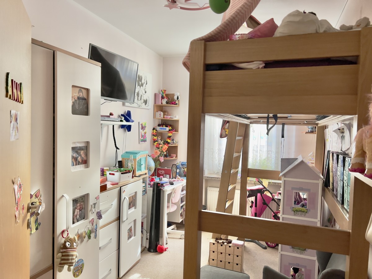 Viel Platz in Berlin-Weißensee – Ein-/Zweifamilienhaus mit großem Grundstück, Garagen