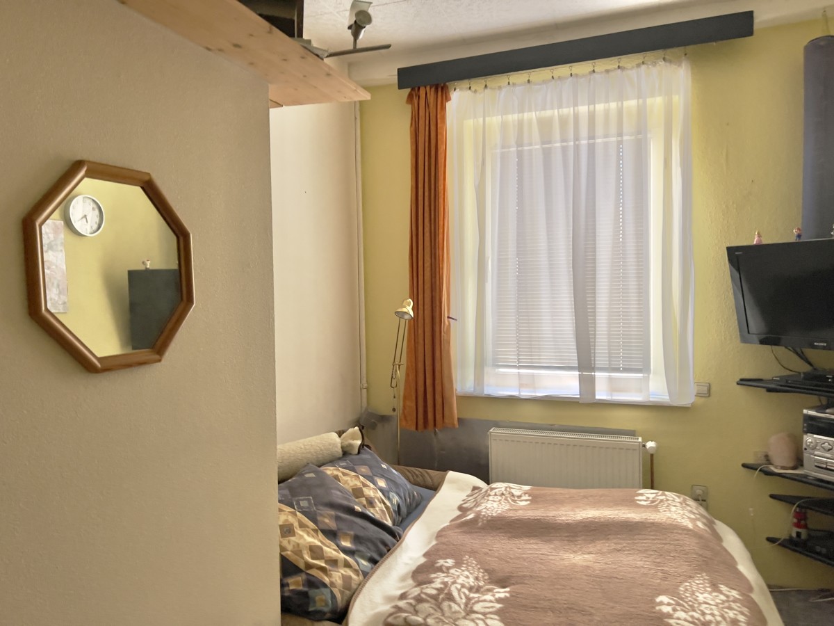 Viel Platz in Berlin-Weißensee – Ein-/Zweifamilienhaus mit großem Grundstück, Garagen