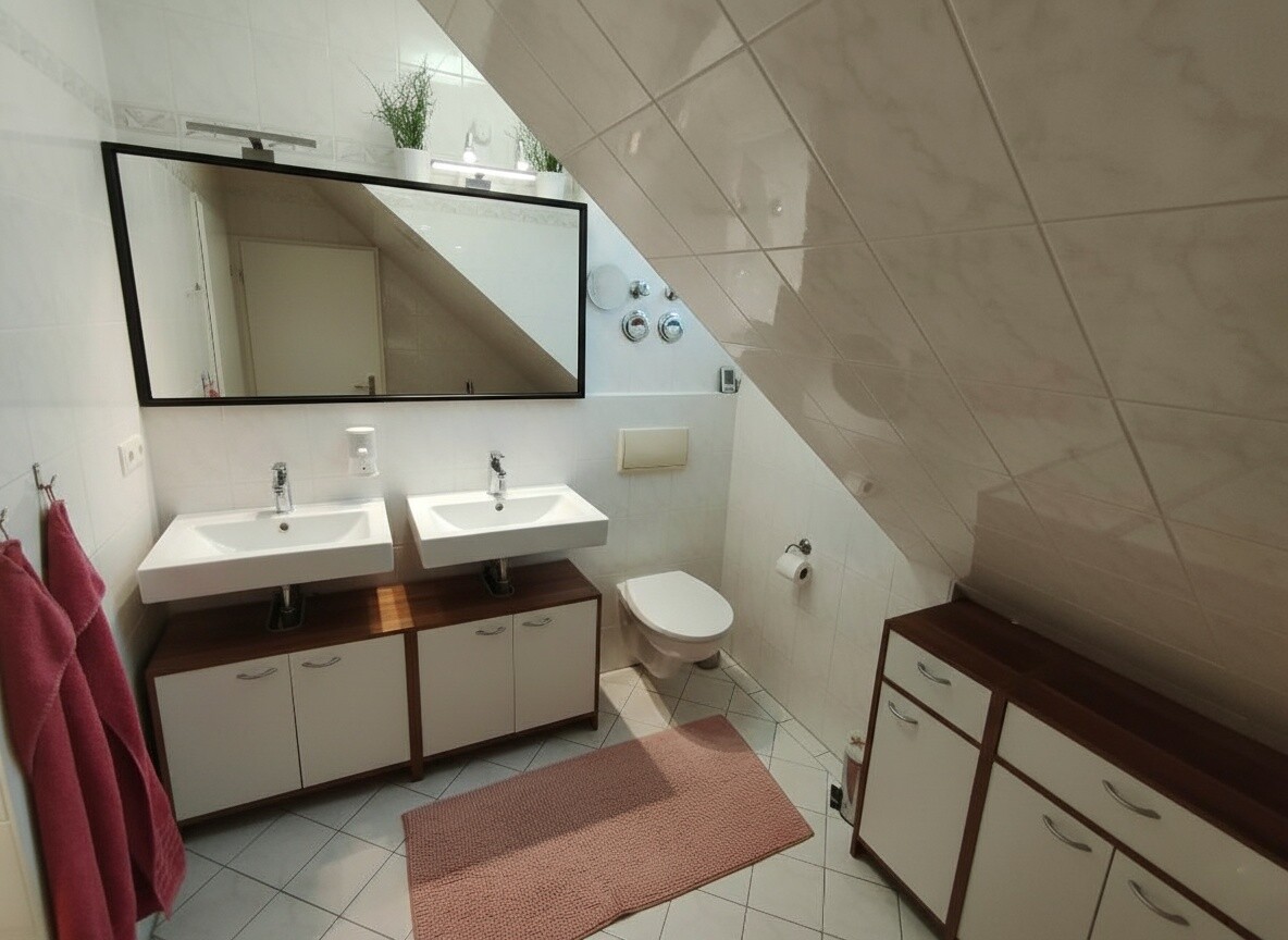 PROVISIONSFREI | Einziehen und Wohlfühlen – 3-Zimmer-Dachgeschosswohnung mit Balkon