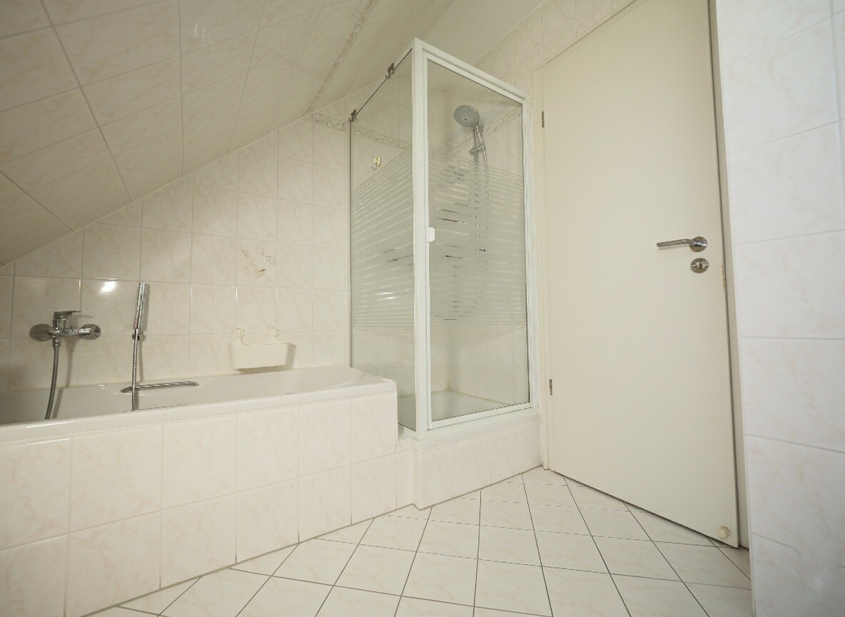 PROVISIONSFREI | Einziehen und Wohlfühlen – 3-Zimmer-Dachgeschosswohnung mit Balkon