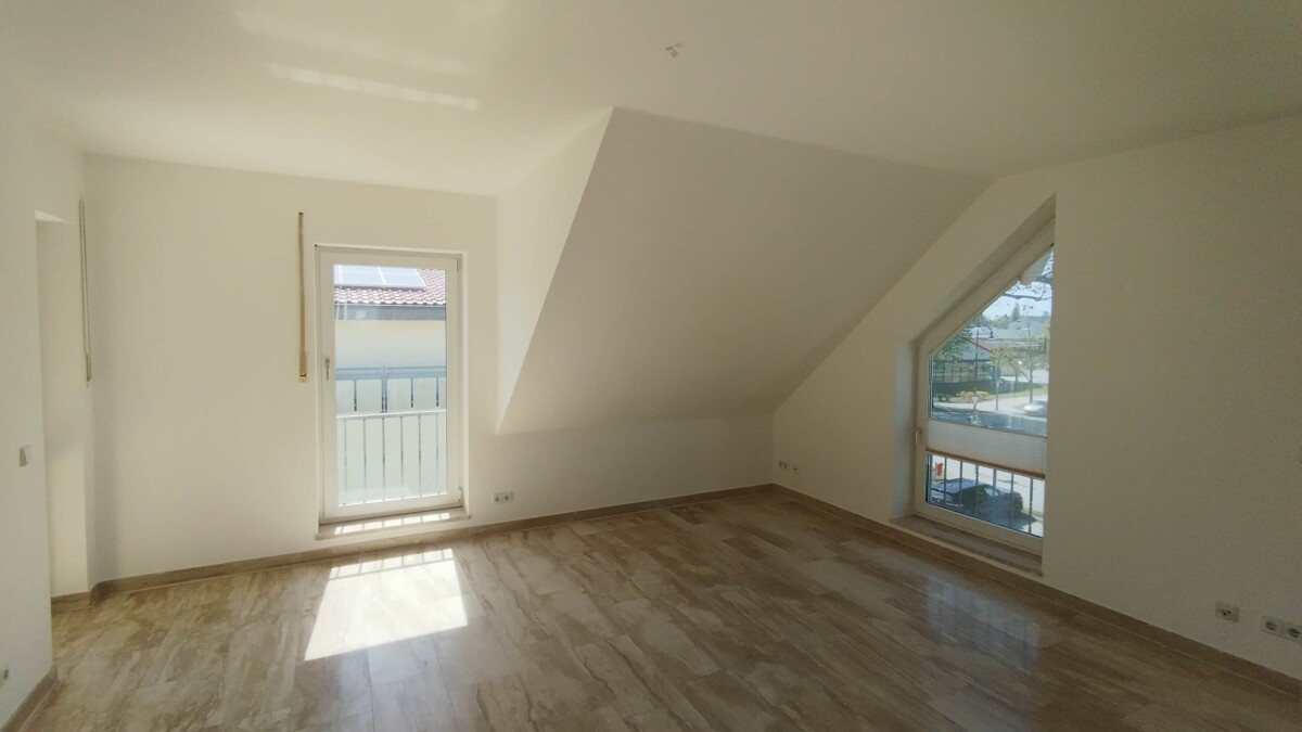 PROVISIONSFREI | Einziehen und Wohlfühlen – 3-Zimmer-Dachgeschosswohnung mit Balkon