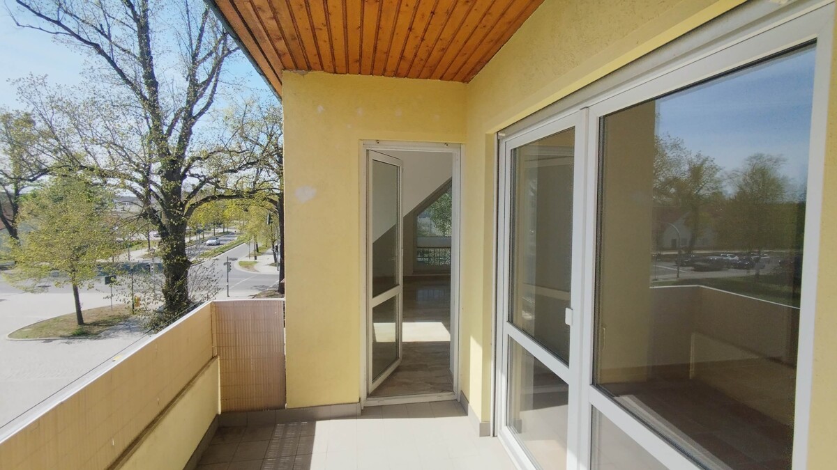PROVISIONSFREI | Einziehen und Wohlfühlen – 3-Zimmer-Dachgeschosswohnung mit Balkon