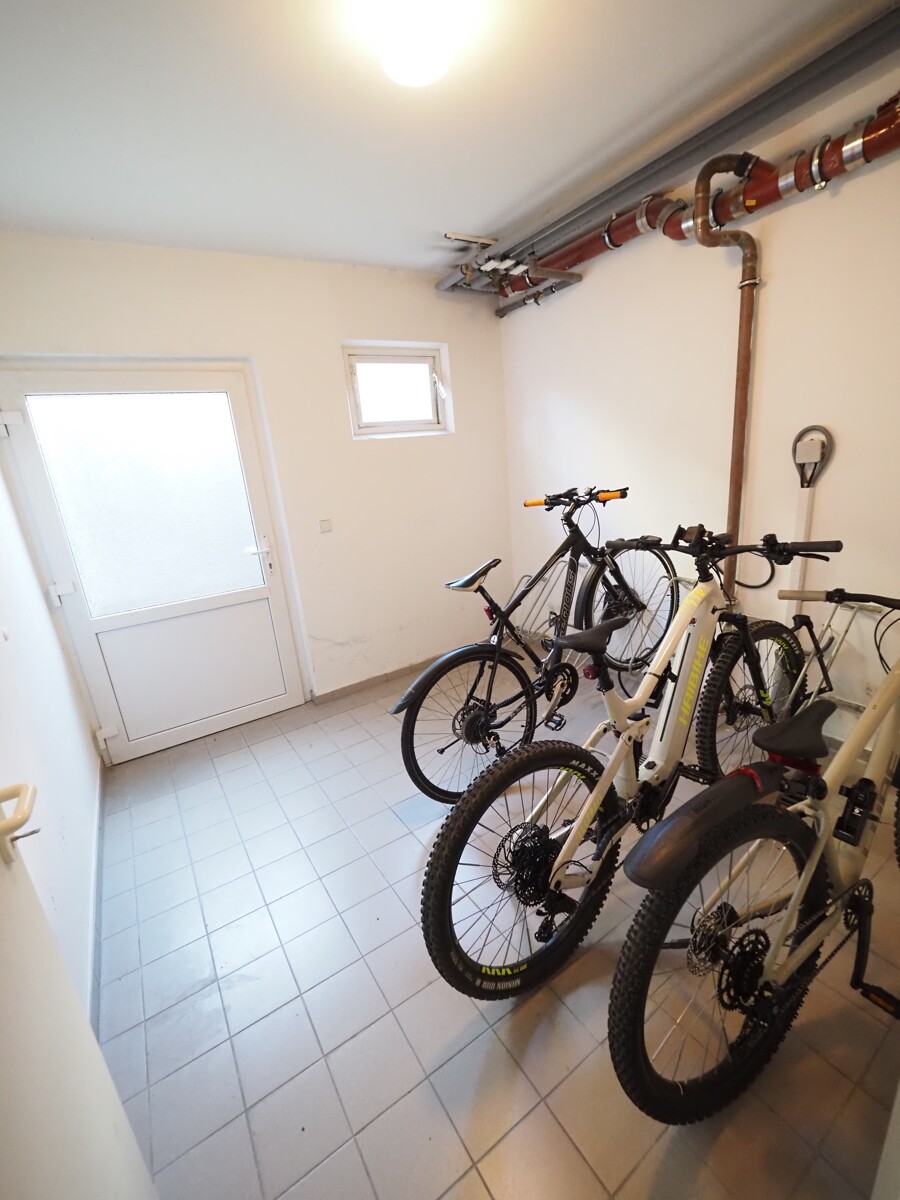 PROVISIONSFREI | Einziehen und Wohlfühlen – 3-Zimmer-Dachgeschosswohnung mit Balkon