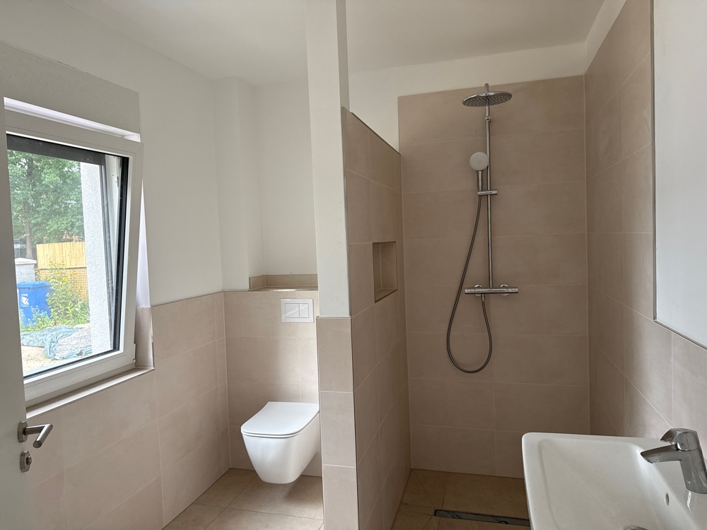 ERSTBEZUG | Exklusive Villa mit ca. 200m² Wohnfläche und großzügigem Garten
