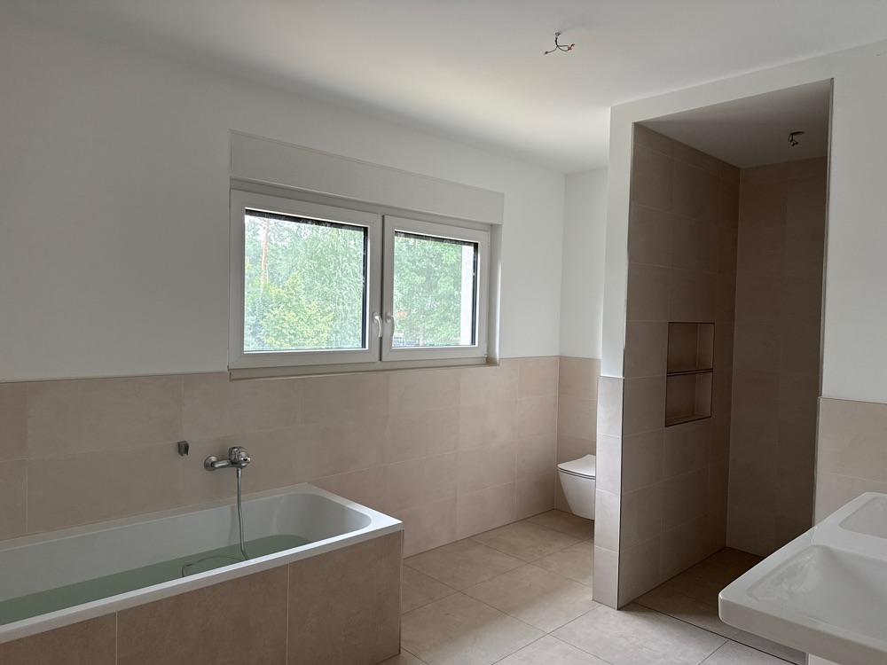 ERSTBEZUG | Exklusive Villa mit ca. 200m² Wohnfläche und großzügigem Garten