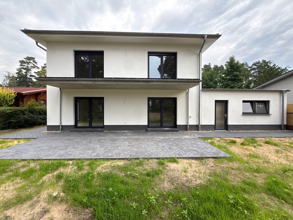 ERSTBEZUG | Exklusive Villa mit ca. 200m² Wohnfläche und großzügigem Garten