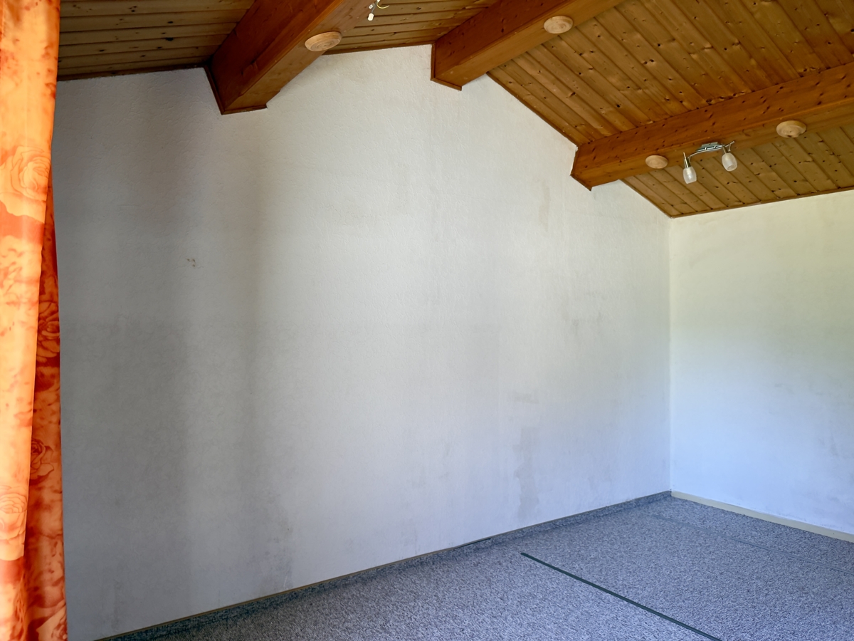 PROVISIONSFREI | Wohnen auf einer Ebene – Charmantes Blockbohlenhaus mit großem Grundstück