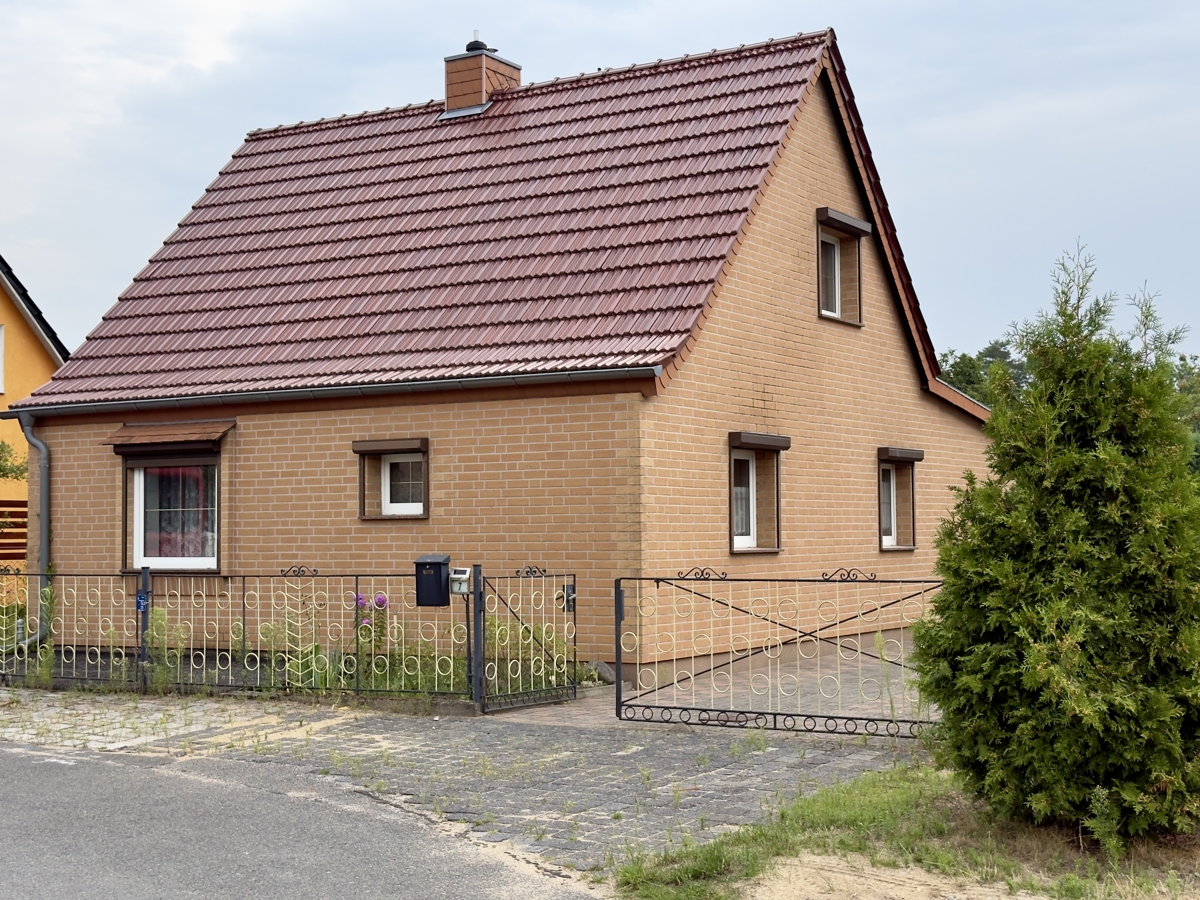 PROVISIONSFREI | Gemütliches Einfamilienhaus mit Nebengelass auf über 600qm großem Grundstück