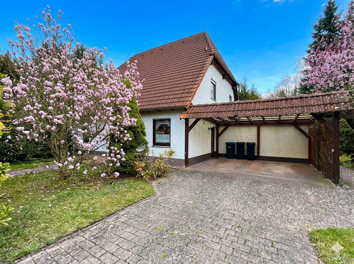 NEUER PREIS | PROVISIONSFREI | großes Familienhaus mit Einliegerwohnung 1.340 m² Naturgrundstück