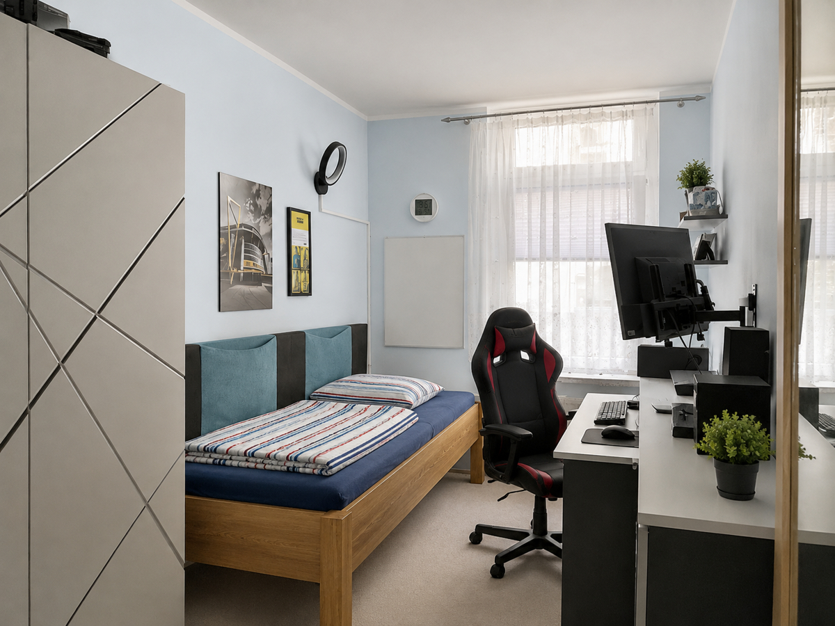 PLATZ FÜR DIE GROSSE FAMILIE – 7 Zimmer, 2 Küchen, 2 Bäder und 696 m² Grundstück + Garagen u.v.m.