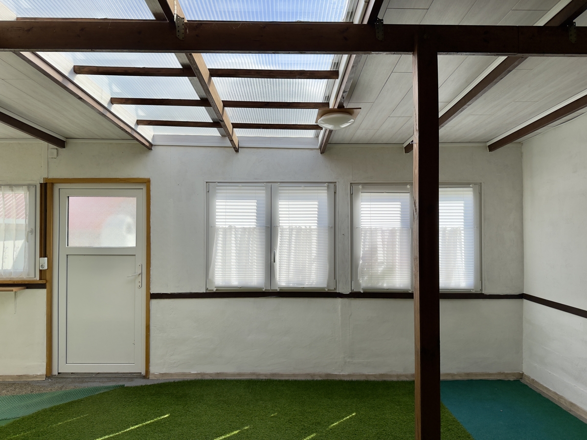RESERVIERT | Provisionsfreies Blockbohlenhaus mit Garage auf über 1.000qm im Blumenhag