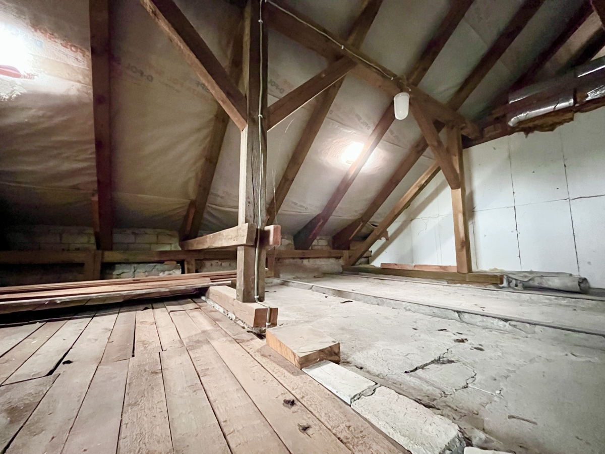 PROVISIONSFREI|Einfamilienhaus zur Vollsanierung + Ausbaureserve + Scheune + 2.250 m² Grundstück