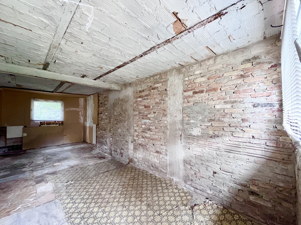 PROVISIONSFREI|Einfamilienhaus zur Vollsanierung + Ausbaureserve + Scheune + 2.250 m² Grundstück