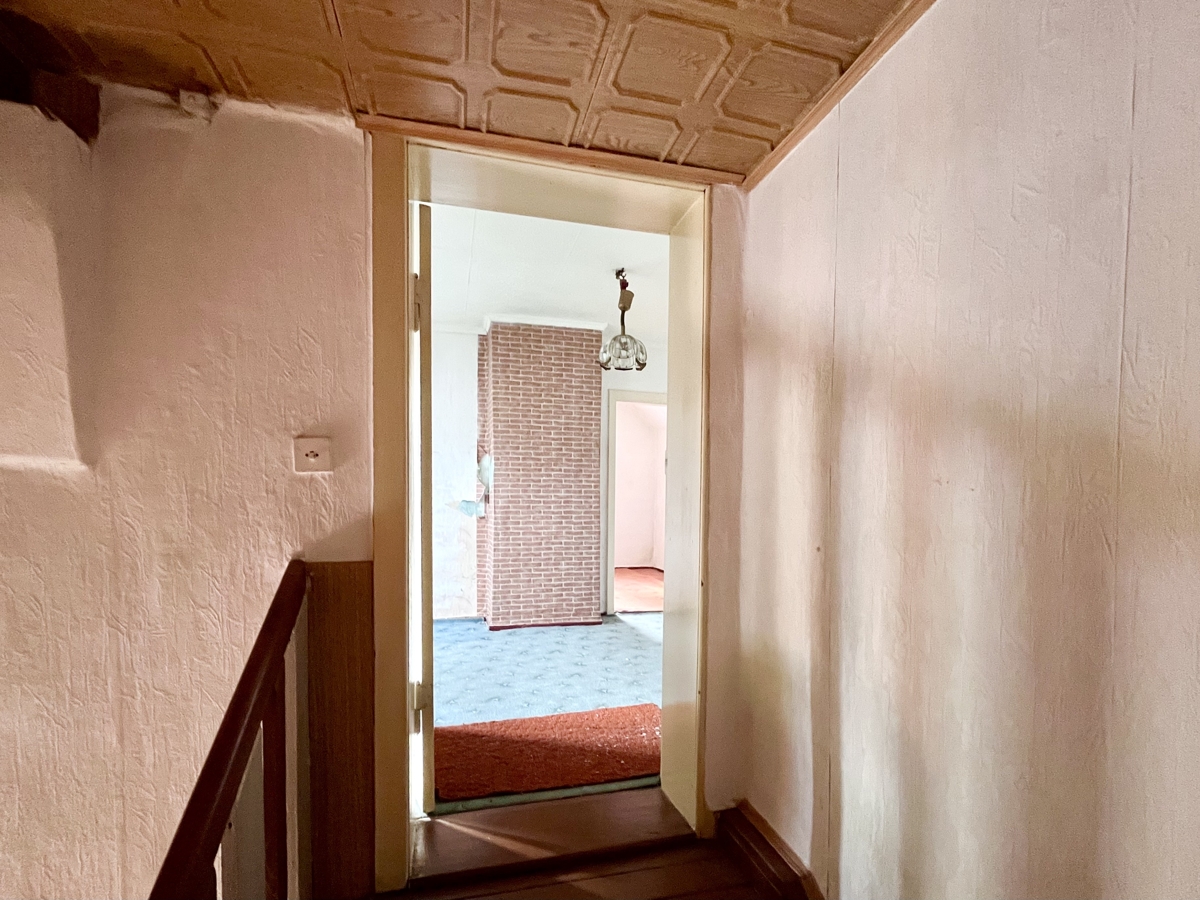 PROVISIONSFREI|Einfamilienhaus zur Vollsanierung + Ausbaureserve + Scheune + 2.250 m² Grundstück