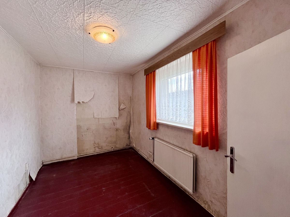 PROVISIONSFREI|Einfamilienhaus zur Vollsanierung + Ausbaureserve + Scheune + 2.250 m² Grundstück
