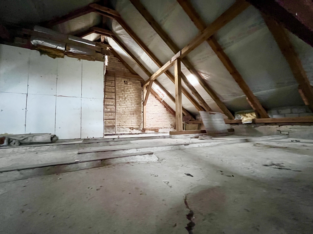 PROVISIONSFREI|Einfamilienhaus zur Vollsanierung + Ausbaureserve + Scheune + 2.250 m² Grundstück