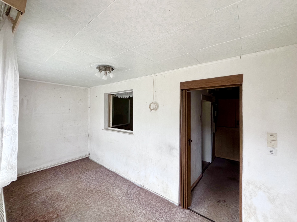 PROVISIONSFREI|Einfamilienhaus zur Vollsanierung + Ausbaureserve + Scheune + 2.250 m² Grundstück