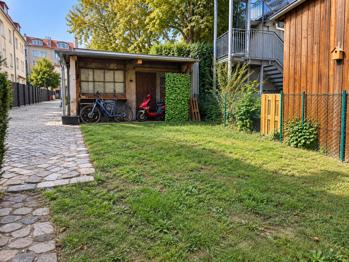 Ein Haus-2x90m² Wohnungen, 696 m² Grundstück-4 Garagen-5 Stellplätze und viel Ausbaupotenzial