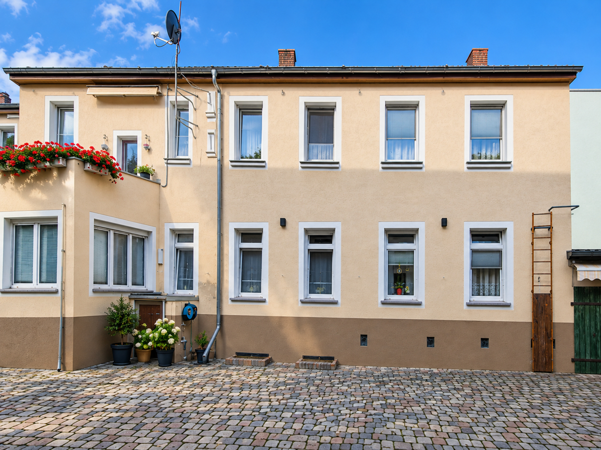 Clever kaufen: Rechnerisch 400.000 € unter Bodenrichtwert – Zweifamilienhaus praktisch inklusive