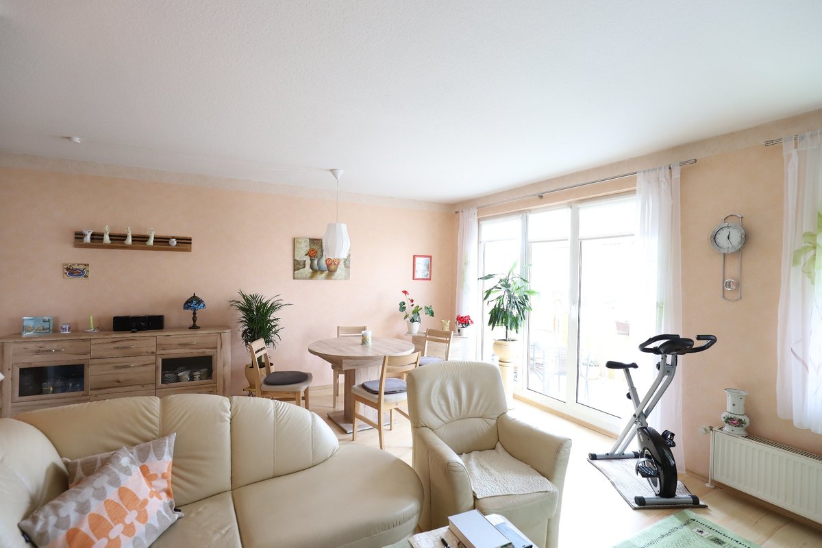 AB SOFORT | Vermietete 3 Raumwohnung mit Balkon und 2 Stellplätzen zentrumsnah in Bernau