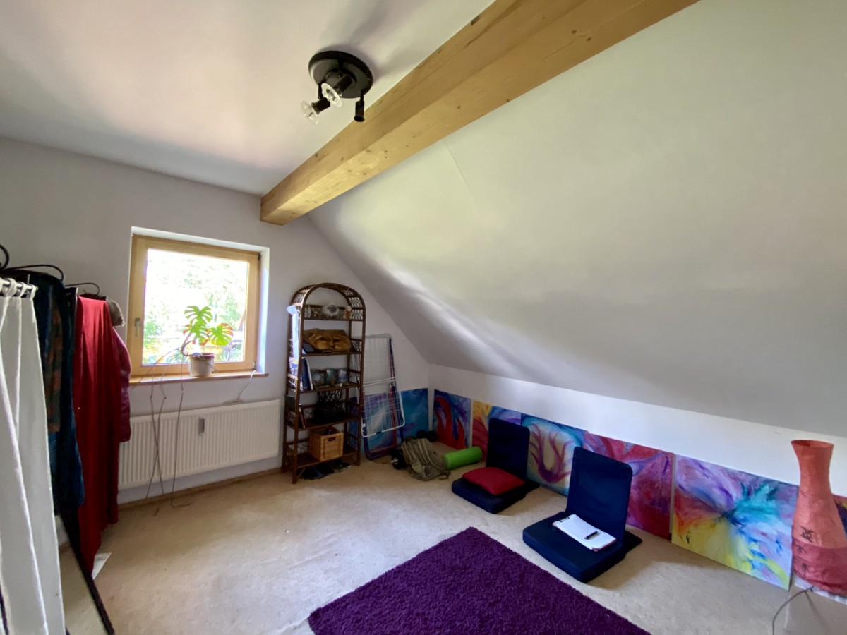 NEU | Zweifamilienhaus im Grünen