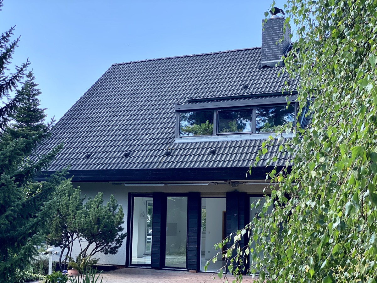 NEU | Zweifamilienhaus im Grünen