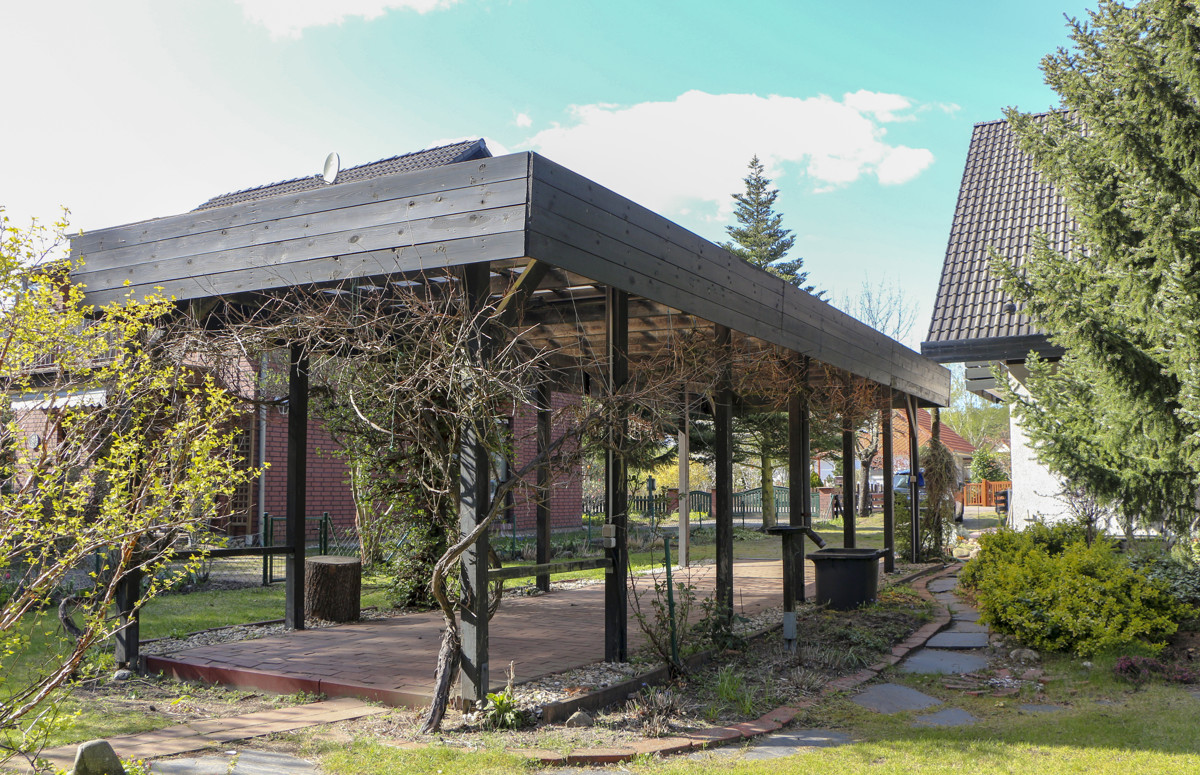 NEU | Zweifamilienhaus im Grünen
