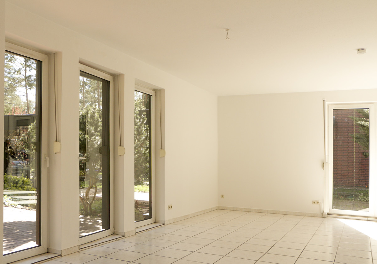 NEU | Zweifamilienhaus im Grünen