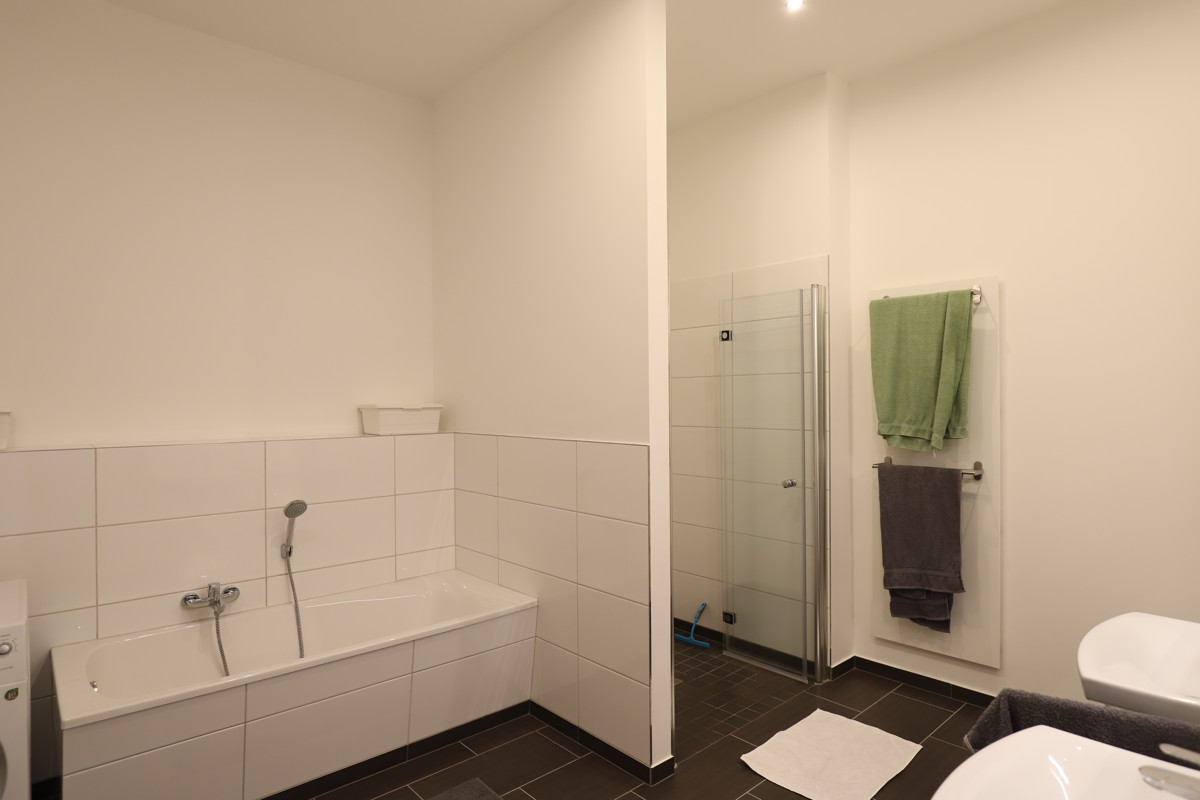 AB SOFORT | Sanierte, gehobene 4-Zimmer Wohnung mit Balkon und Blick ins Grüne