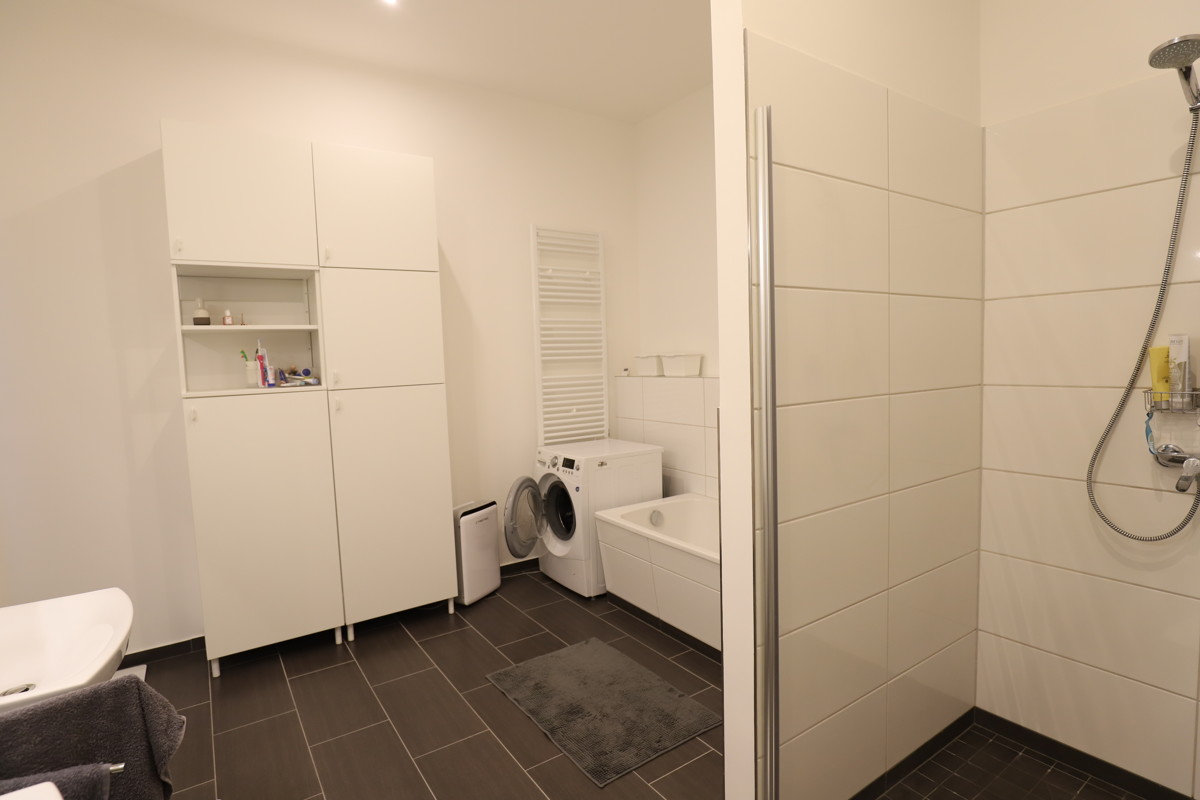 AB SOFORT | Sanierte, gehobene 4-Zimmer Wohnung mit Balkon und Blick ins Grüne