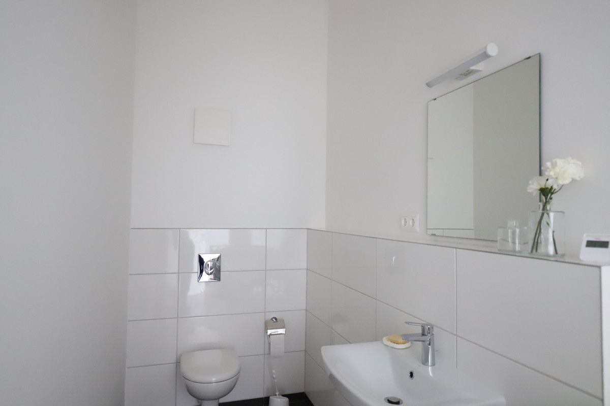 AB SOFORT | Sanierte, gehobene 4-Zimmer Wohnung mit Balkon und Blick ins Grüne