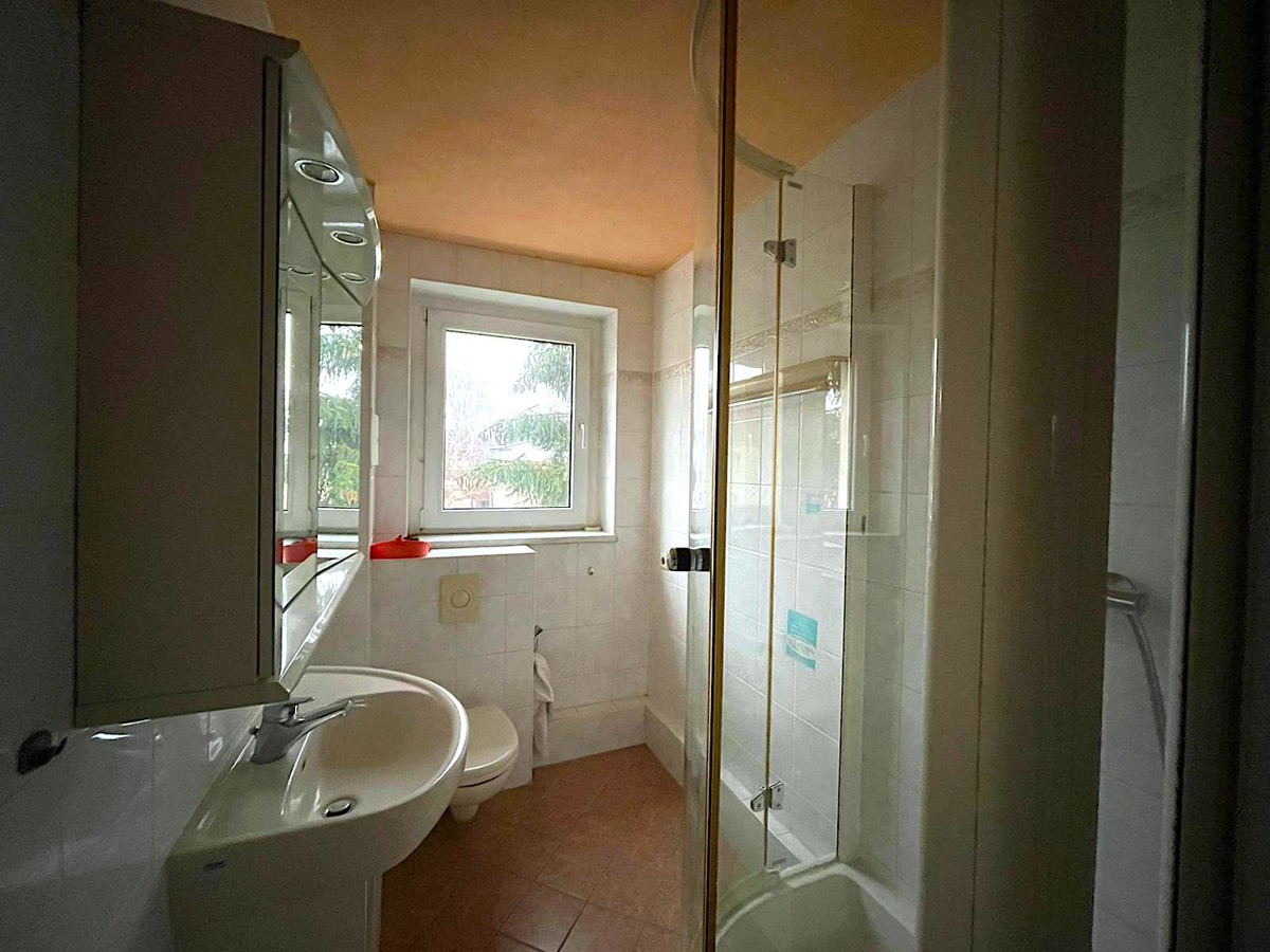 SOLIDE ALTERSVORSORGE | 3 Raumwohnung mit Duschbad und Balkon zum Renovieren.