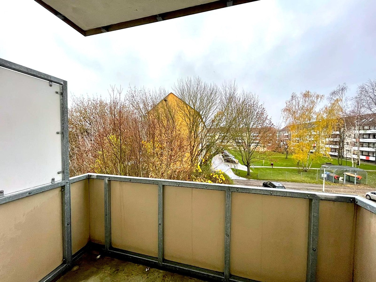 SOLIDE ALTERSVORSORGE | 3 Raumwohnung mit Duschbad und Balkon zum Renovieren.