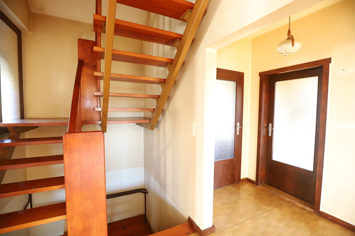 RESERVIERT | Solides Einfamilienhaus mit Ausbaureserve, Vollkeller und Feldblick.