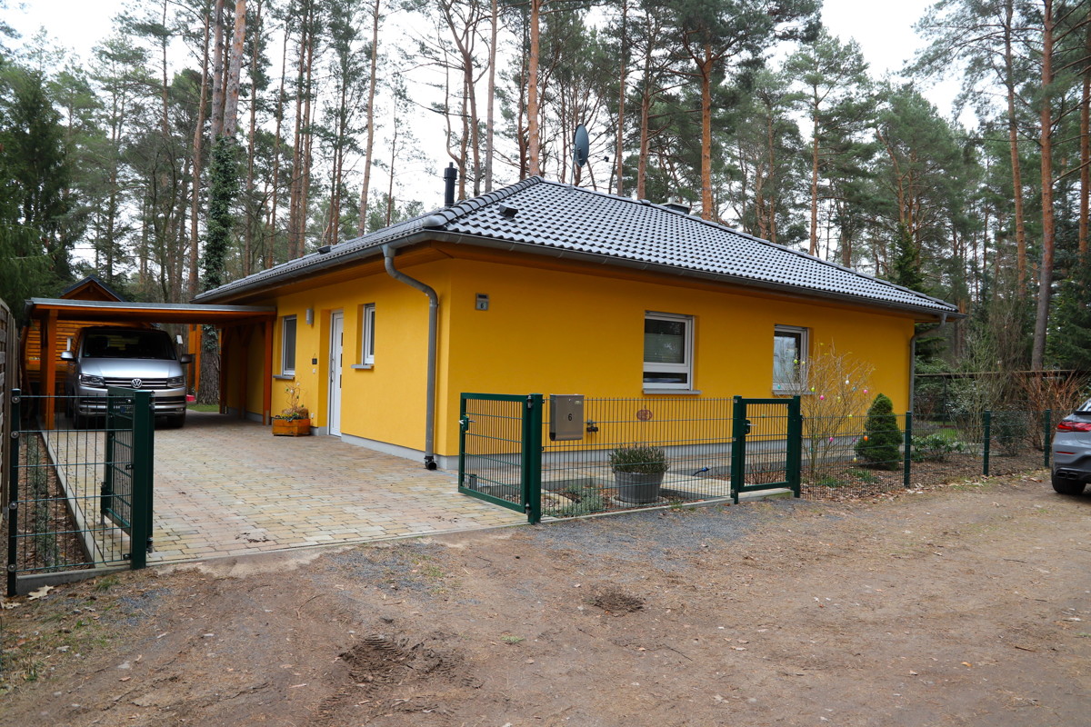 PROVISIONSFREI | Gepflegter Winkelbungalow mit 3 Zimmern, Carport am Waldrand in Wandlitz-Basdorf