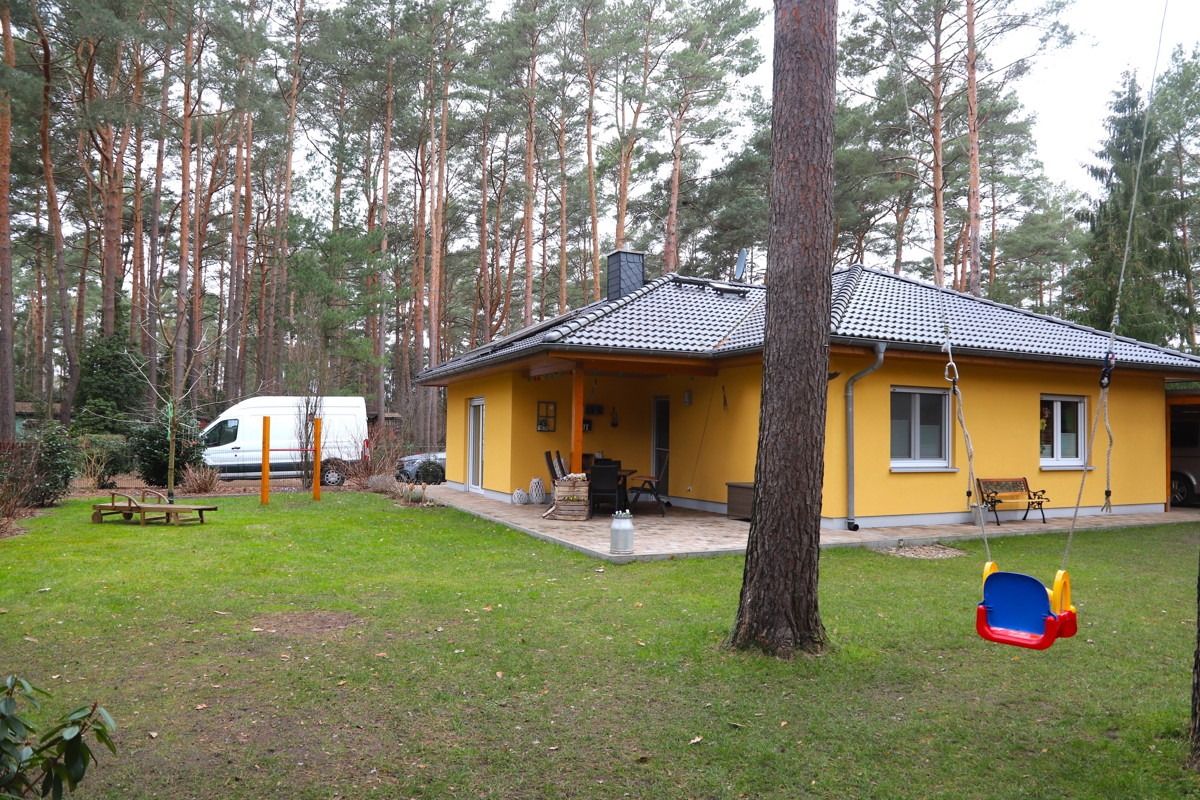 PROVISIONSFREI | Gepflegter Winkelbungalow mit 3 Zimmern, Carport am Waldrand in Wandlitz-Basdorf