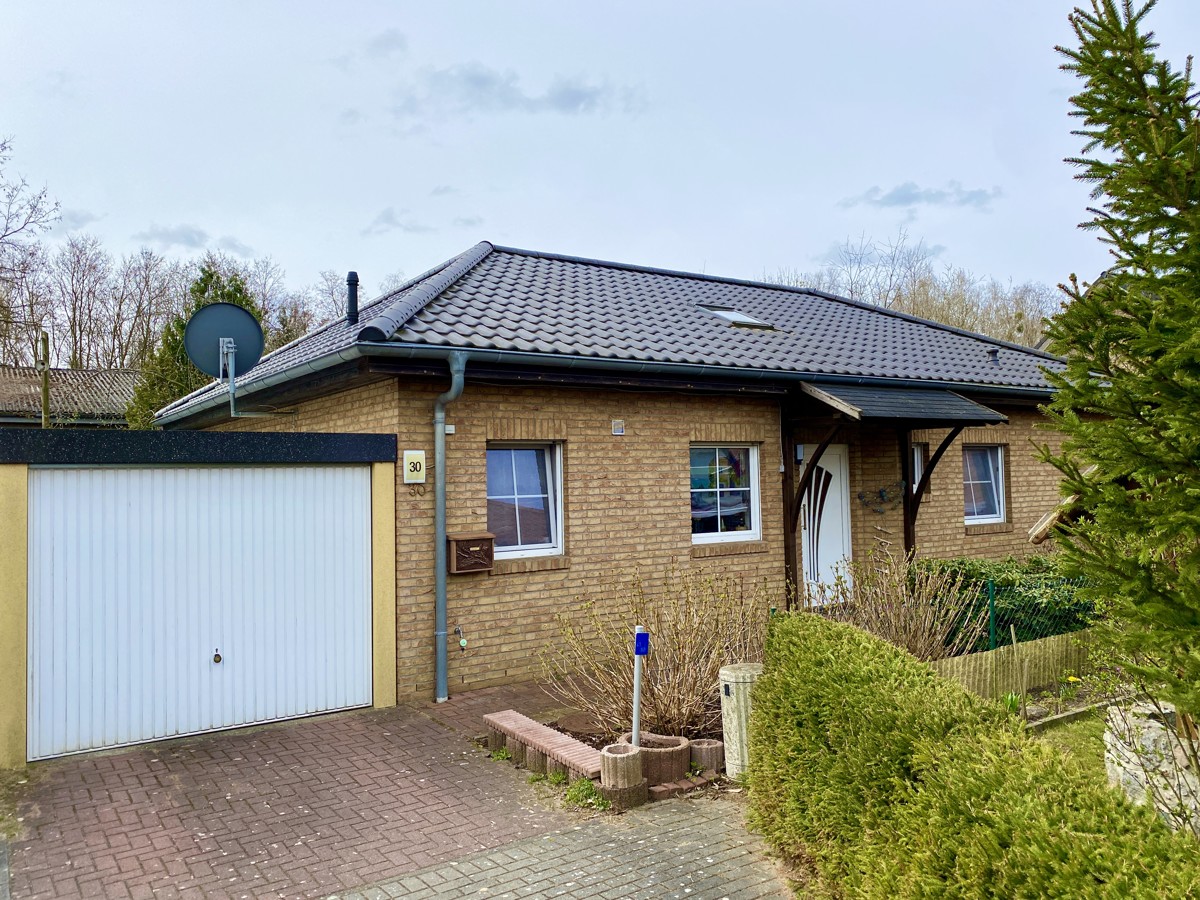 RESERVIERT | Ab Herbst 2021 - Verklinkerter Bungalow mit 4 Zimmern und eigenem Garten