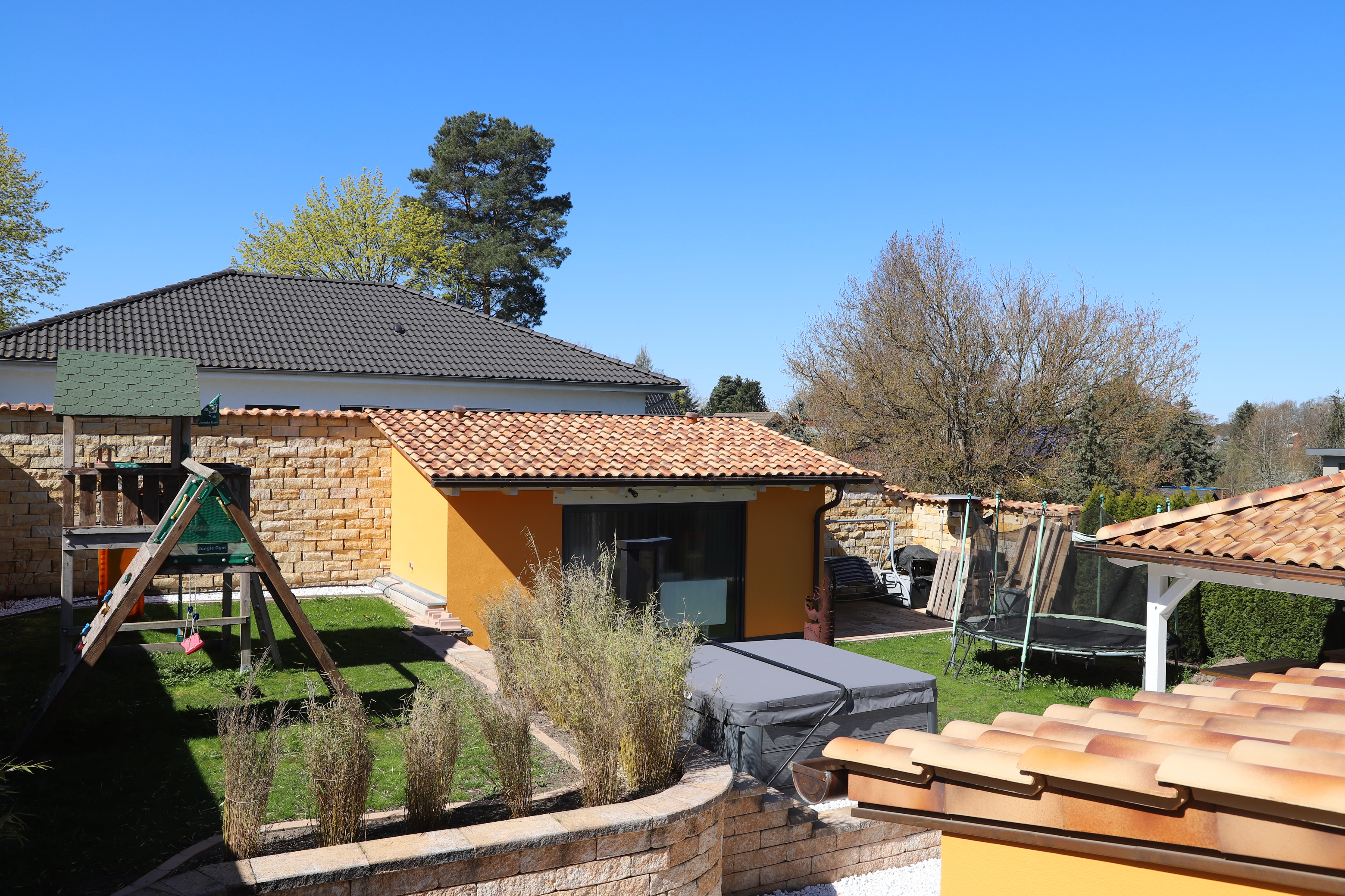 MEDITERRANE VILLA | Mit exklusiver Ausstattung und interessantem Hang-Grundstück
