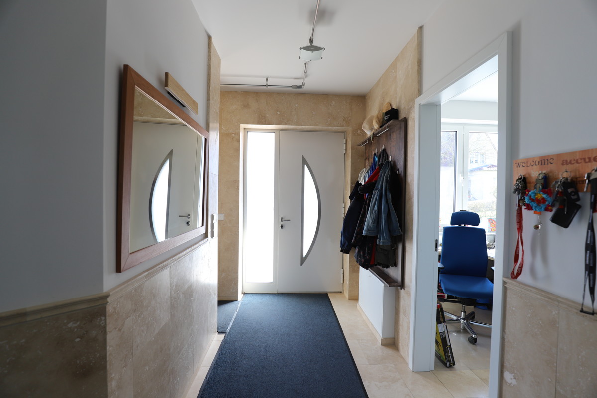 MEDITERRANE VILLA | Mit exklusiver Ausstattung und interessantem Hang-Grundstück