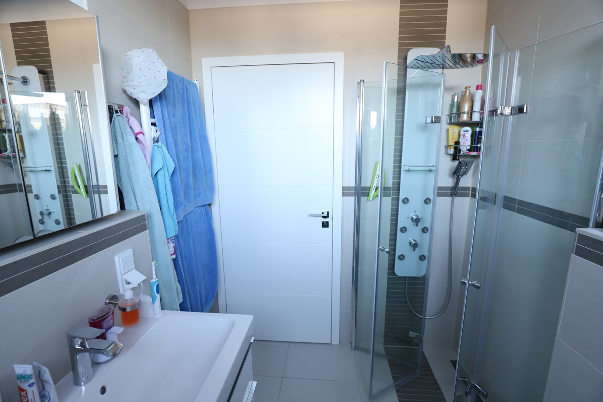 MEDITERRANE VILLA | Mit exklusiver Ausstattung und interessantem Hang-Grundstück