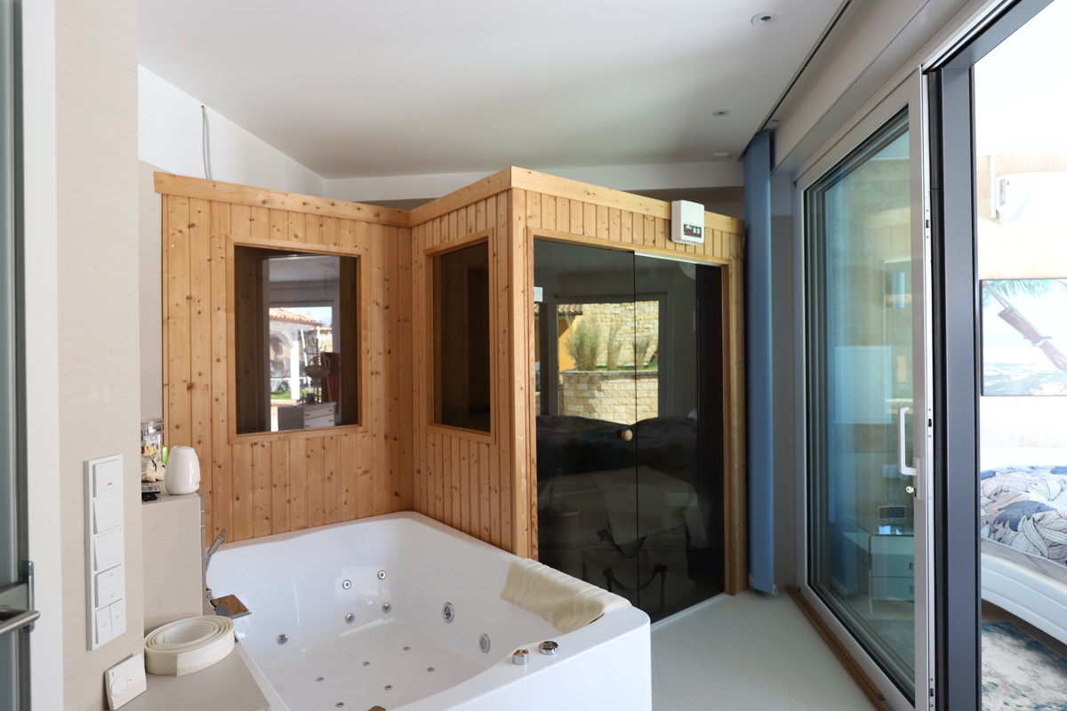 MEDITERRANE VILLA | Mit exklusiver Ausstattung und interessantem Hang-Grundstück