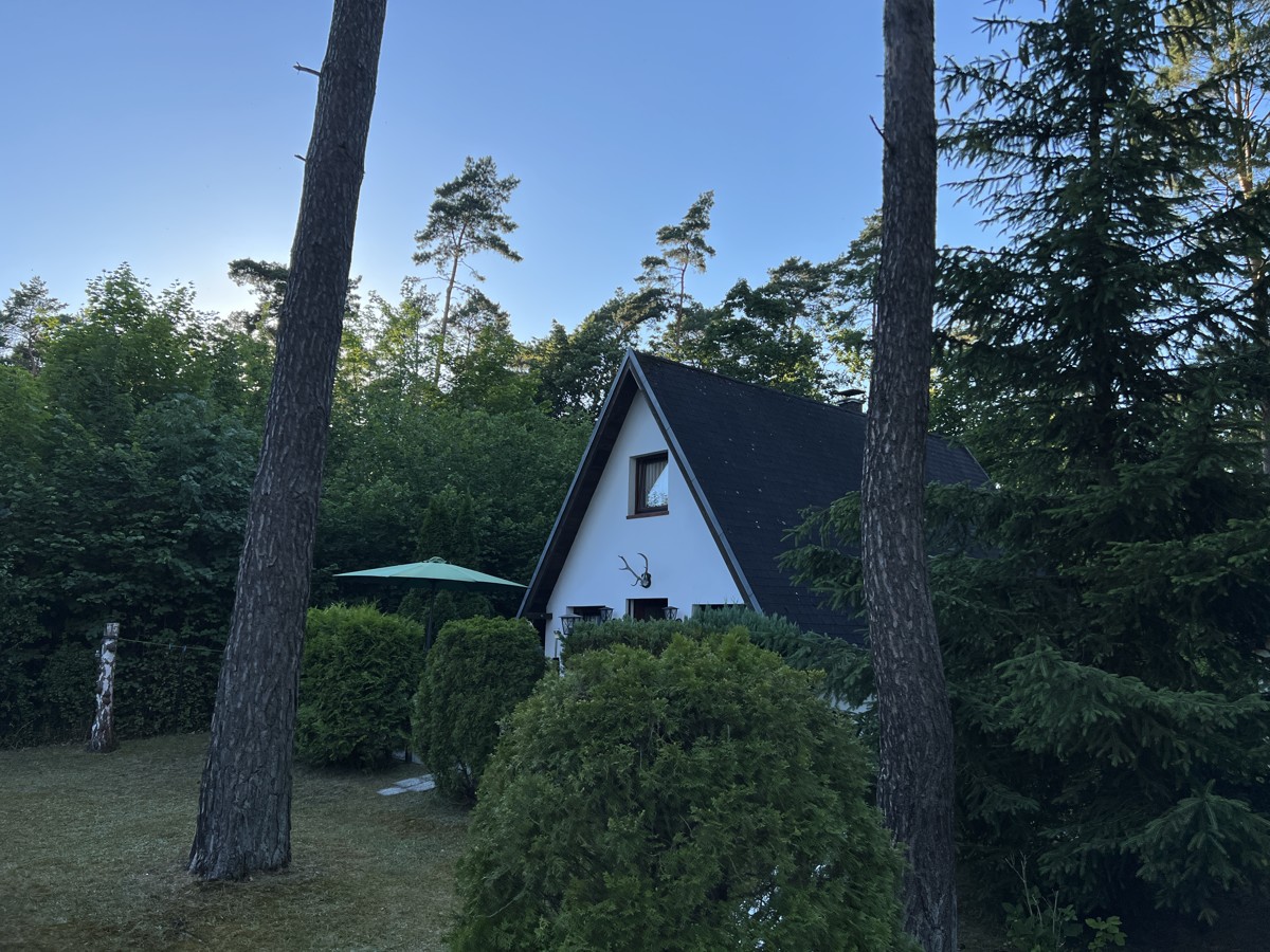 PROVISIONSFREI | Idyllisches Grundstück mit einer Finnhütte und Garage