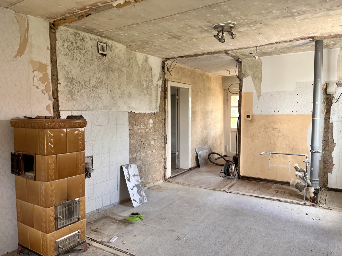 NEUER PREIS | Entkernte Stadtvilla von 1934 mit Keller und Anbau