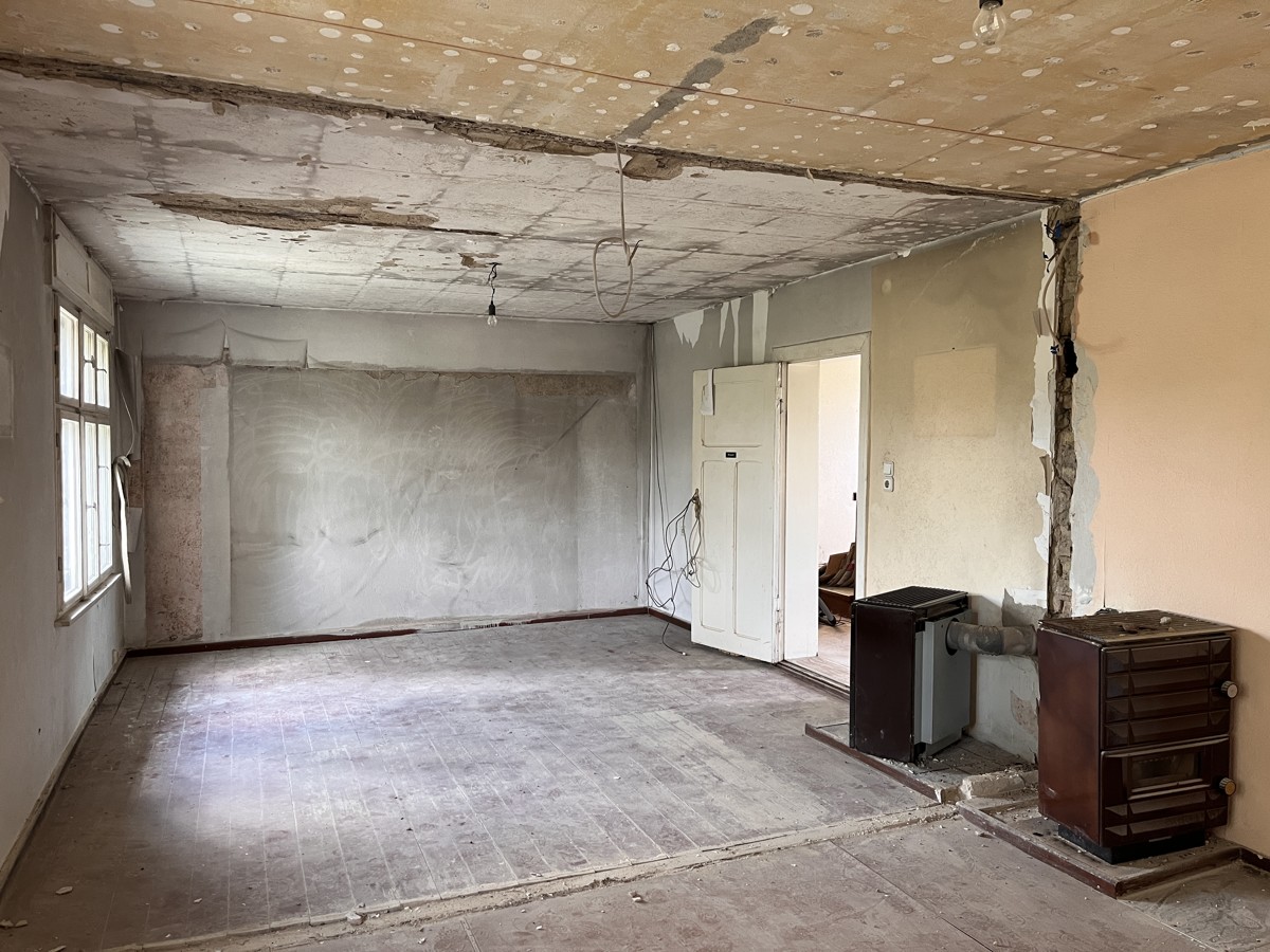 NEUER PREIS | Entkernte Stadtvilla von 1934 mit Keller und Anbau