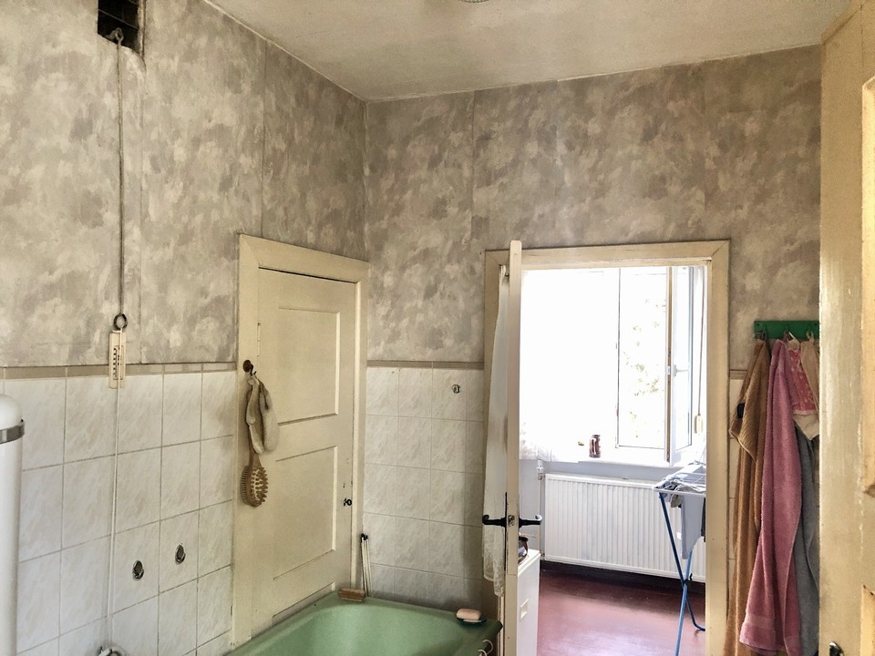 AUSBAUHAUS | Doppelhaushälfte zum Sanieren mit großem Grundstück