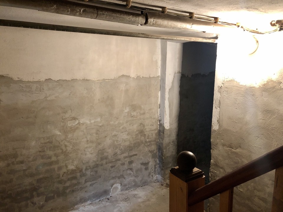 AUSBAUHAUS | Doppelhaushälfte zum Sanieren mit großem Grundstück