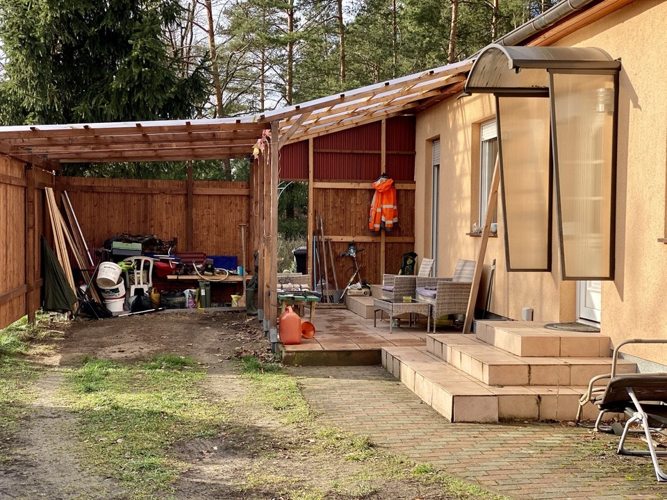 RESERVIERT | Kleiner Bungalow mit Holzhaus am Waldesrand