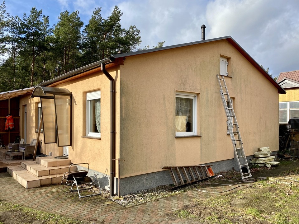 RESERVIERT | Kleiner Bungalow mit Holzhaus am Waldesrand